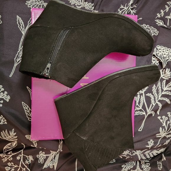 Rampage Ankle Boots - Picture 2 of 8